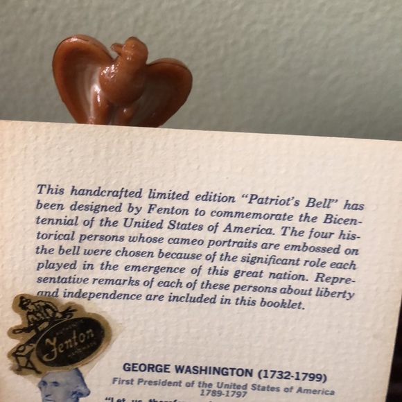 VINTAGE BICENTENNIAL FENTON PATRIOTS BELLS 1776-1976CHOCOLATE SLAG and RED SLAG - Picture 6 of 17